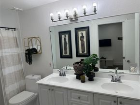 11 NE 151st St, Miami FL 33162