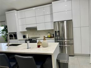 11 NE 151st St, Miami FL 33162