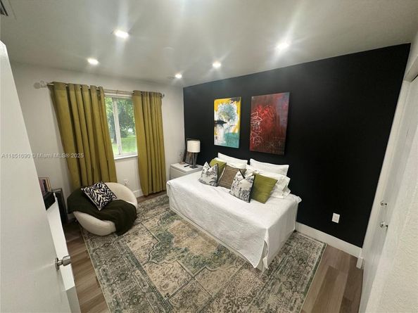 11 NE 151st St, Miami FL 33162