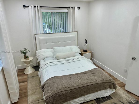 11 NE 151st St, Miami FL 33162