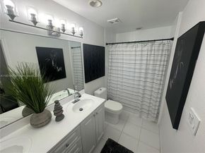 11 NE 151st St, Miami FL 33162