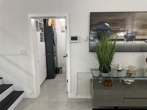 11 NE 151st St, Miami FL 33162