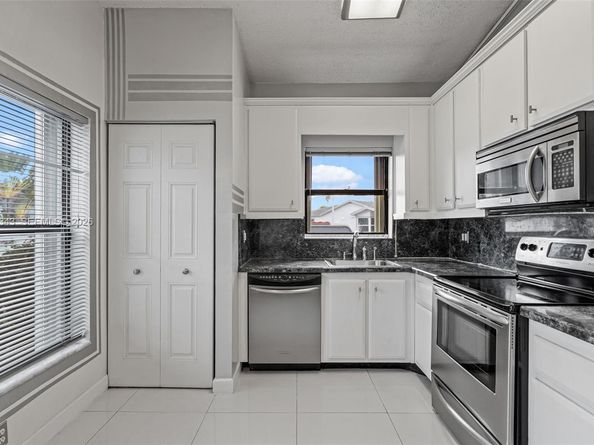 6476 SW 152nd Cir Pl 1476, Miami FL 33193