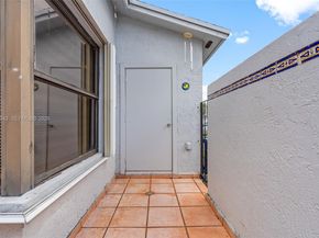 6476 SW 152nd Cir Pl 1476, Miami FL 33193