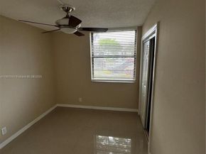 216 Lake Pointe Dr 120, Oakland Park FL 33309