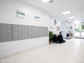 104 SW 9th St 1101, Miami FL 33130