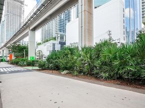 104 SW 9th St 1101, Miami FL 33130