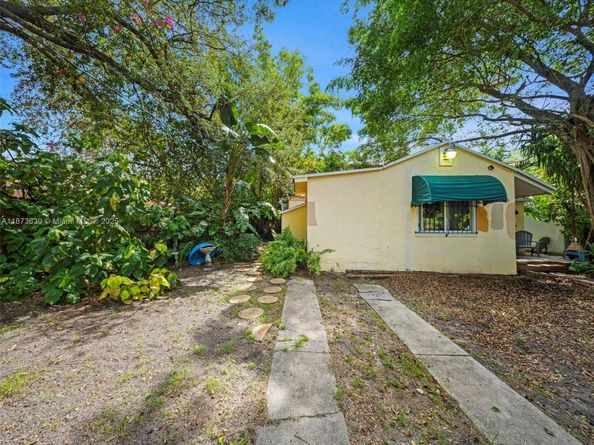 2295 SW 16th Ct, Miami FL 33145