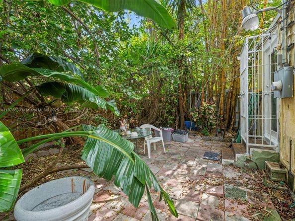 2295 SW 16th Ct, Miami FL 33145