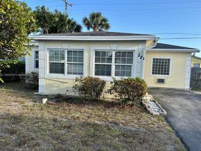 221 W 27th St, Riviera Beach FL 33404