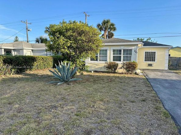 221 W 27th St, Riviera Beach FL 33404