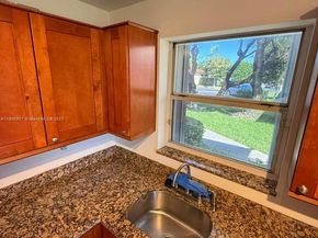 11250 SW 13th St 104, Pembroke Pines FL 33025