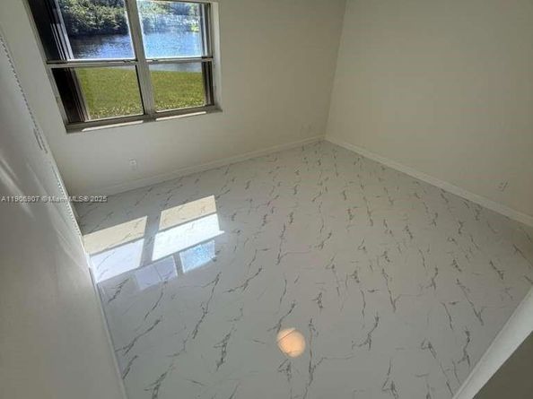 11250 SW 13th St 104, Pembroke Pines FL 33025