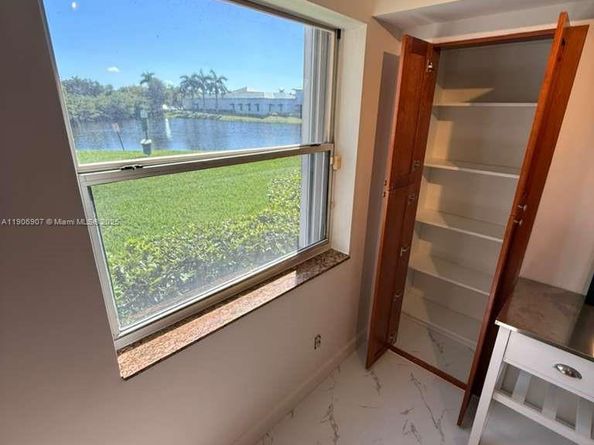 11250 SW 13th St 104, Pembroke Pines FL 33025