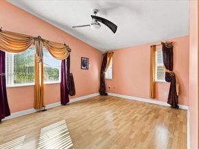 1041 NW 189th Ave, Pembroke Pines FL 33029