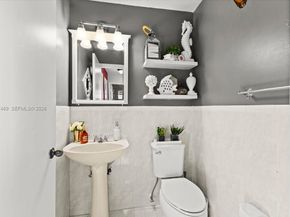 1041 NW 189th Ave, Pembroke Pines FL 33029