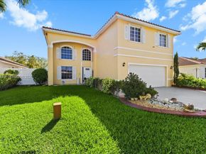 1041 NW 189th Ave, Pembroke Pines FL 33029