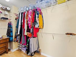 1041 NW 189th Ave, Pembroke Pines FL 33029