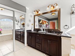 1041 NW 189th Ave, Pembroke Pines FL 33029