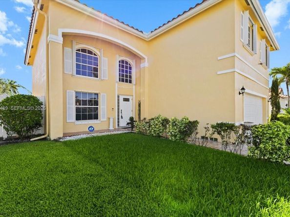 1041 NW 189th Ave, Pembroke Pines FL 33029