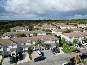 4765 SW 14th St, Deerfield Beach FL 33442