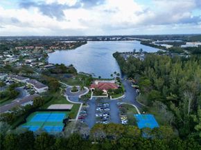 4765 SW 14th St, Deerfield Beach FL 33442