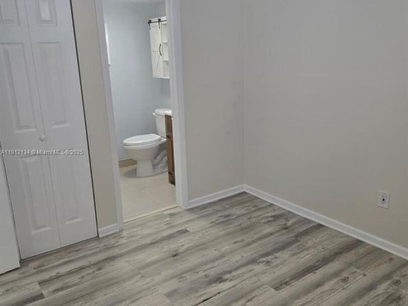 4721 NW 7th St 30412, Miami FL 33126