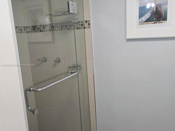 4721 NW 7th St 30412, Miami FL 33126