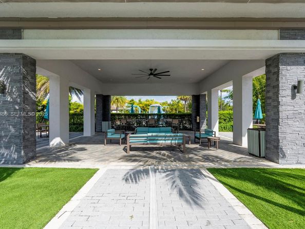 10915 Moore Dr, Parkland FL 33076