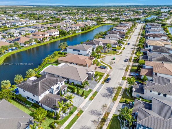 10915 Moore Dr, Parkland FL 33076