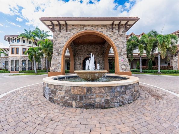 10915 Moore Dr, Parkland FL 33076