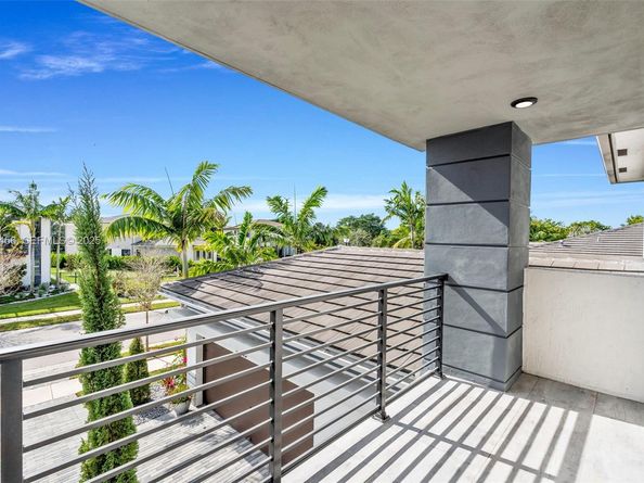 10915 Moore Dr, Parkland FL 33076