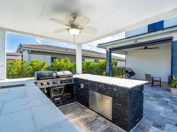 10915 Moore Dr, Parkland FL 33076