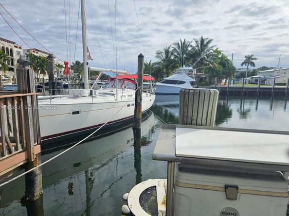 1212 Cordova Rd, Fort Lauderdale FL 33316