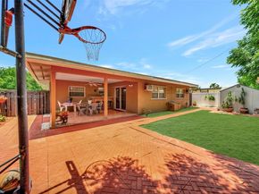 2201 N 57th Ter, Hollywood FL 33021