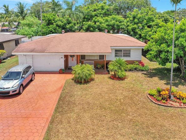 2201 N 57th Ter, Hollywood FL 33021