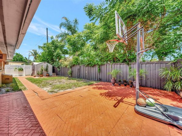 2201 N 57th Ter, Hollywood FL 33021