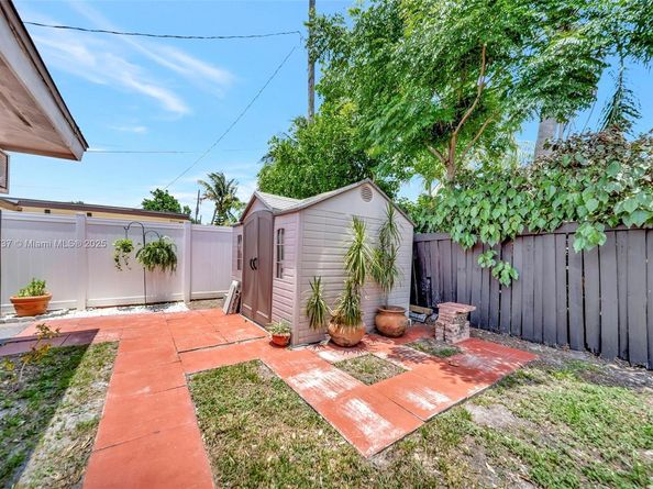 2201 N 57th Ter, Hollywood FL 33021