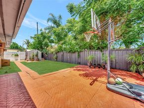 2201 N 57th Ter, Hollywood FL 33021