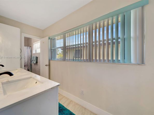2201 N 57th Ter, Hollywood FL 33021