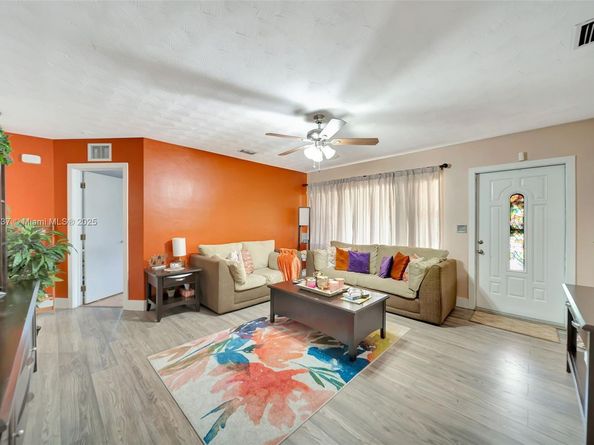 2201 N 57th Ter, Hollywood FL 33021