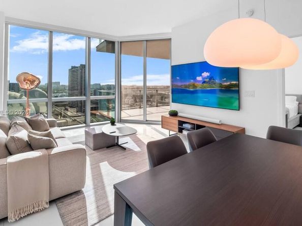 851 NE 1st Ave 1606, Miami FL 33132