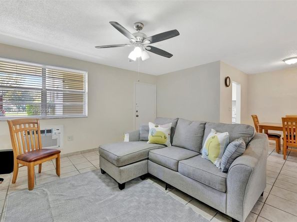 1395 NE 167th St 104, Miami FL 33162