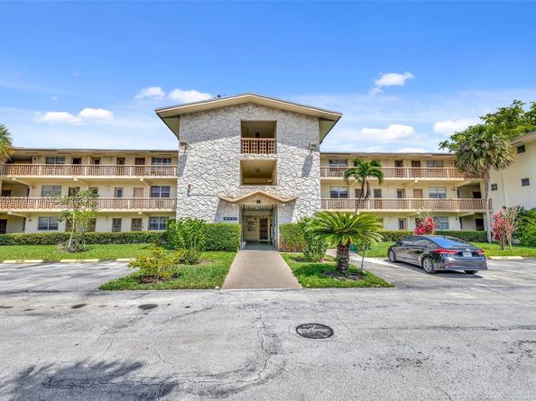 1395 NE 167th St 104, Miami FL 33162
