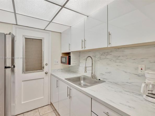 1395 NE 167th St 104, Miami FL 33162