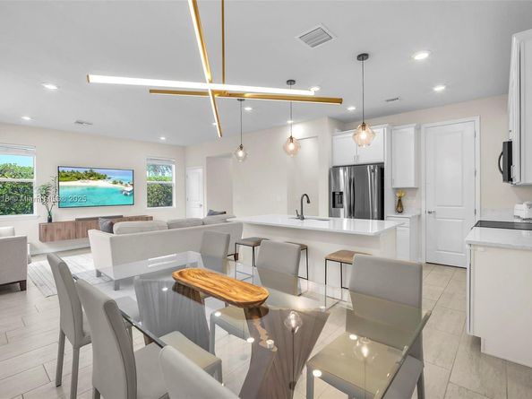 1436 Silk Oak Dr, Hollywood FL 33021