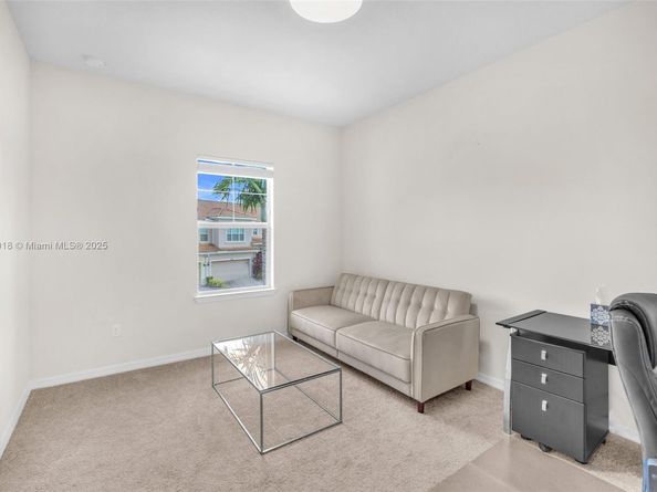 1436 Silk Oak Dr, Hollywood FL 33021
