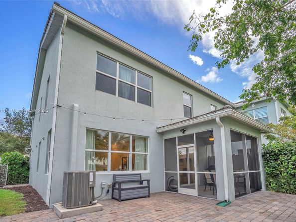 1436 Silk Oak Dr, Hollywood FL 33021