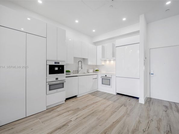 2301 Collins Ave 1625, Miami Beach FL 33139