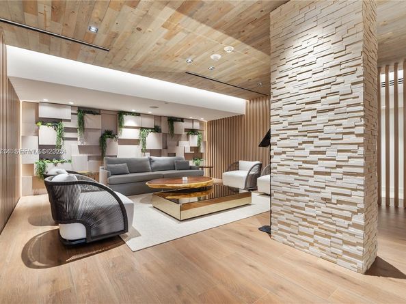 2301 Collins Ave 1625, Miami Beach FL 33139